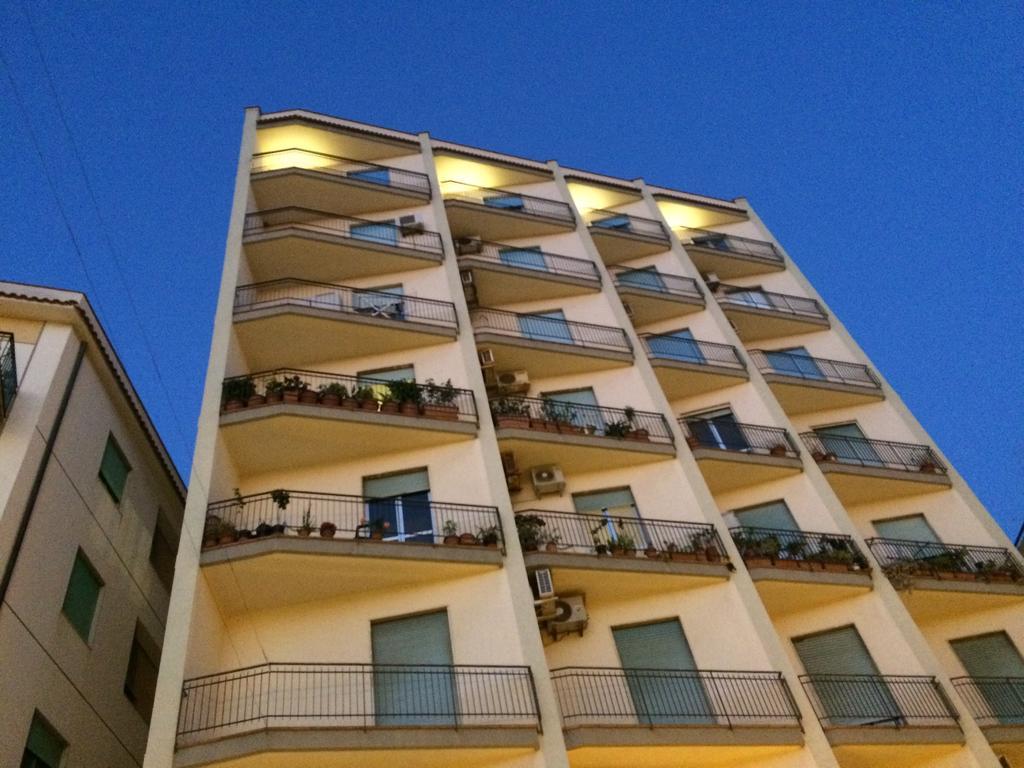 B&B Del Corso Capo dʼOrlando Exterior foto
